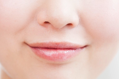 口を小さくする3つの方法とは｜セルフケアから美容整形までを紹介