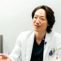 酒井 新介医師（東京イセアクリニック）｜日本美容外科学会（JSAPS）専門医に聞く「自分に合ったクマ取り」の選び方